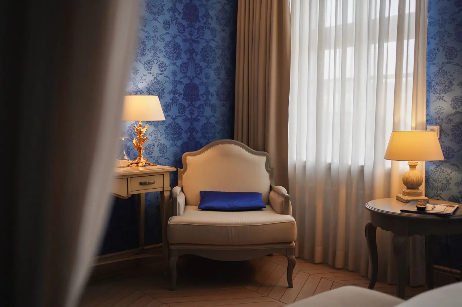 VelquorianroyalLodge interior detail