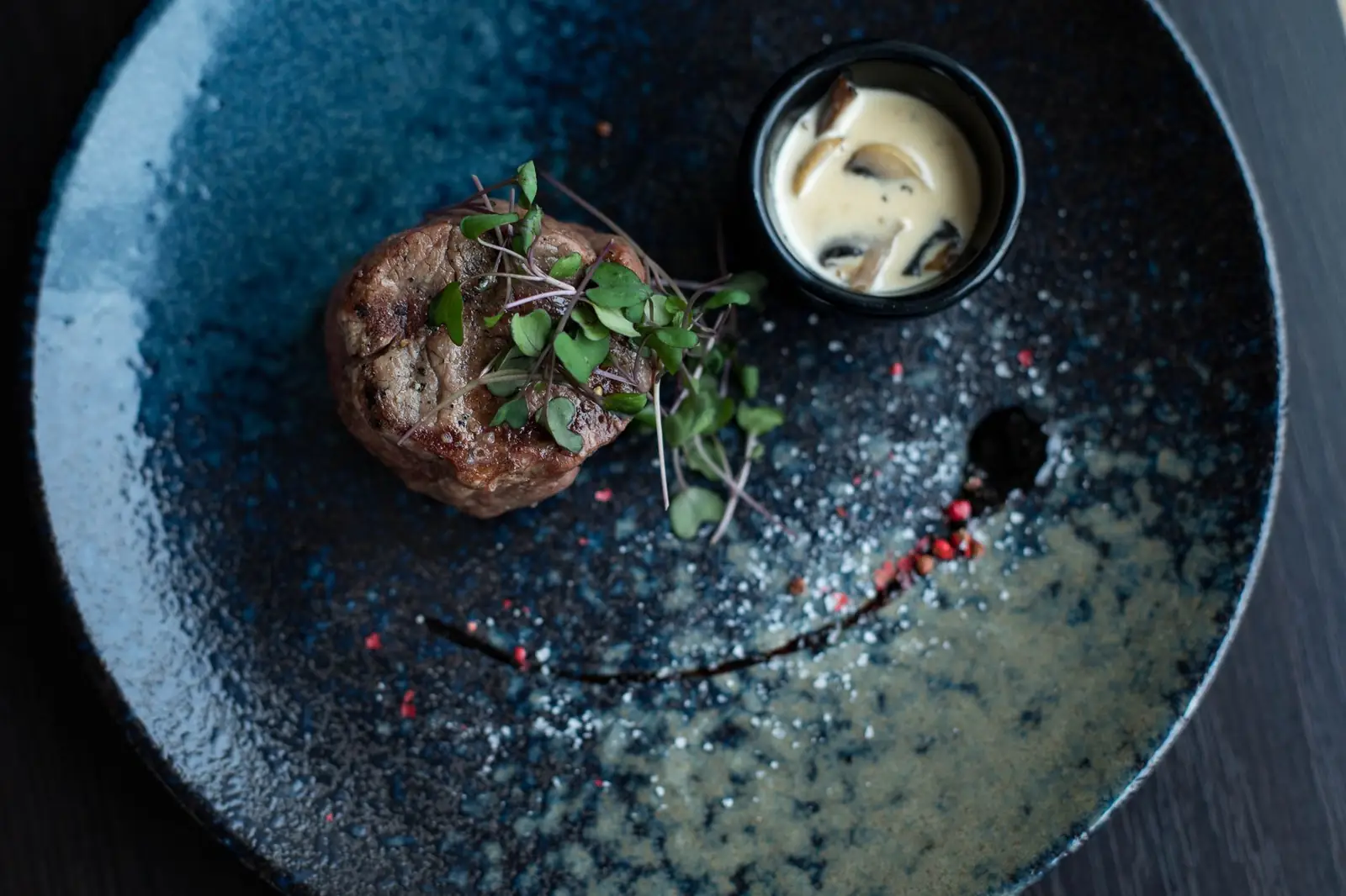 Dining detail at VelquorianroyalLodge