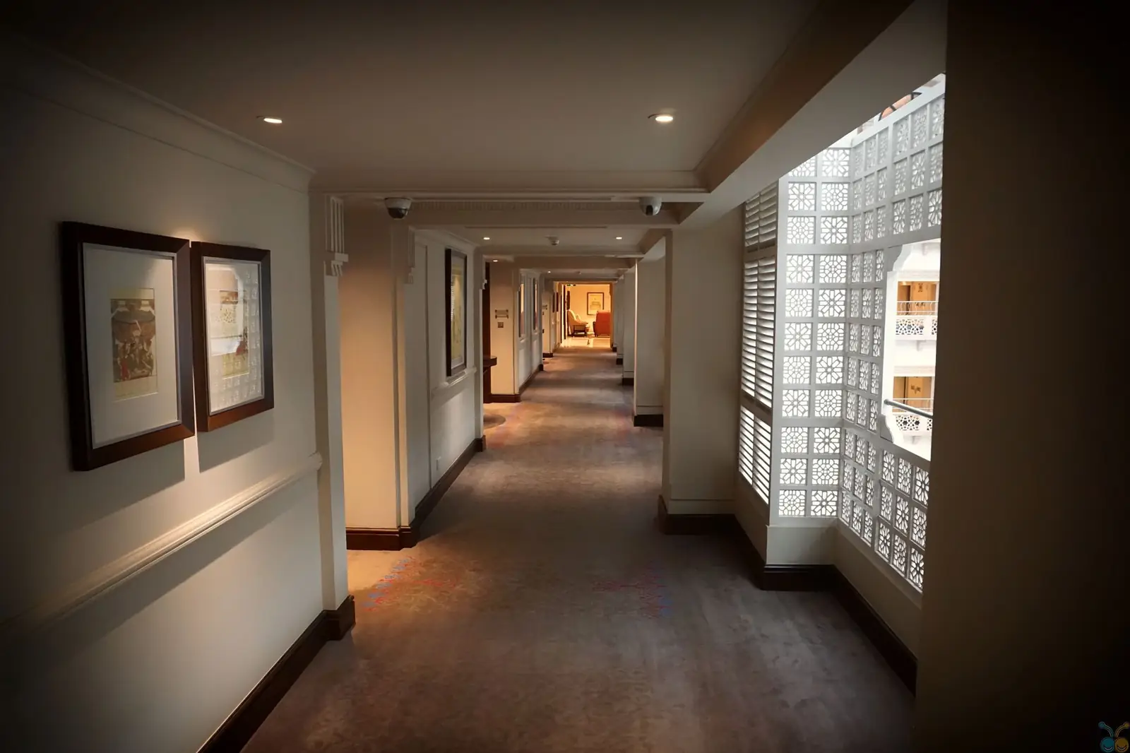 VelquorianroyalLodge interior corridor